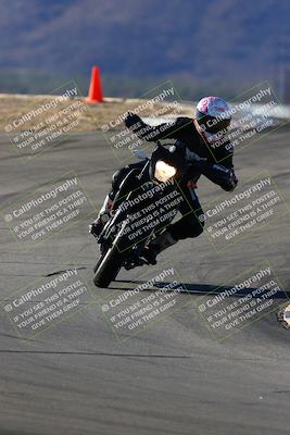 media/Jan-09-2022-SoCal Trackdays (Sun) [[2b1fec8404]]/Turns 9 and 8 (920am)/